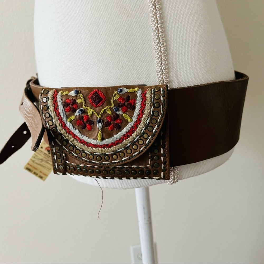 Lucky Brand Tan Leather Belt with Embellished Buckle - Picture 3 of 9